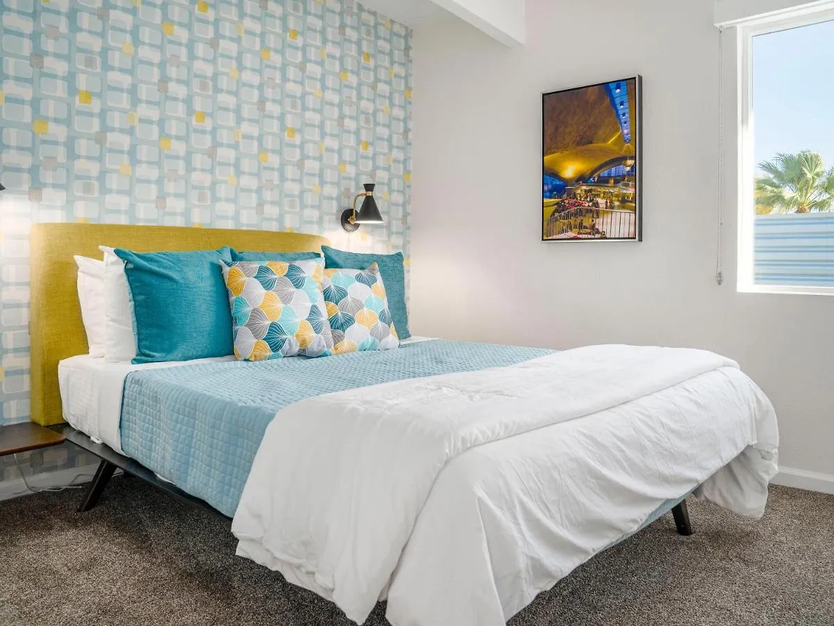 Runway At Palm Springs By Acme House Company Villa